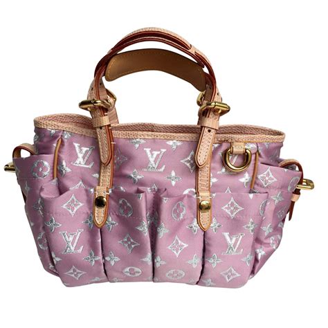 can you return louis vuitton to a different country